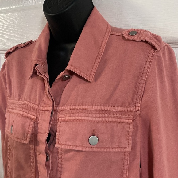 Gap lightweight pink jacket, size medium. - Picture 4 of 14